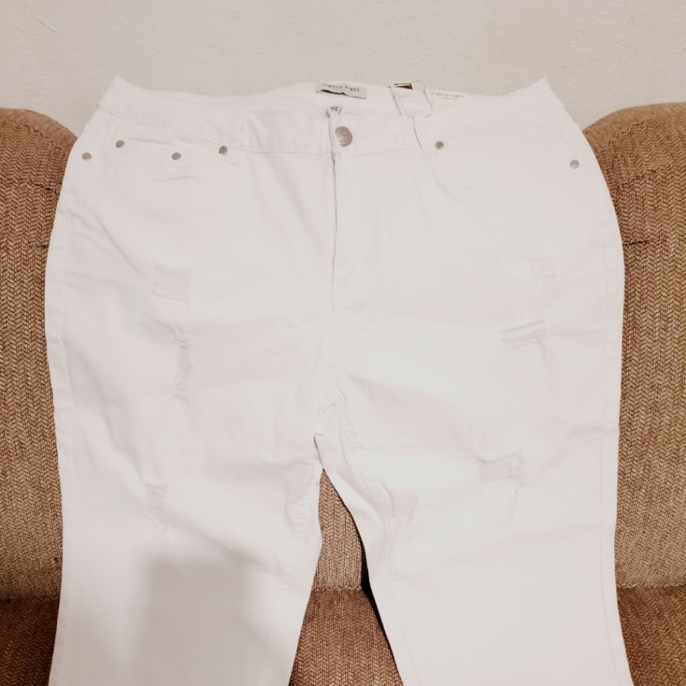 #29 💥deconstructed white Capri💥